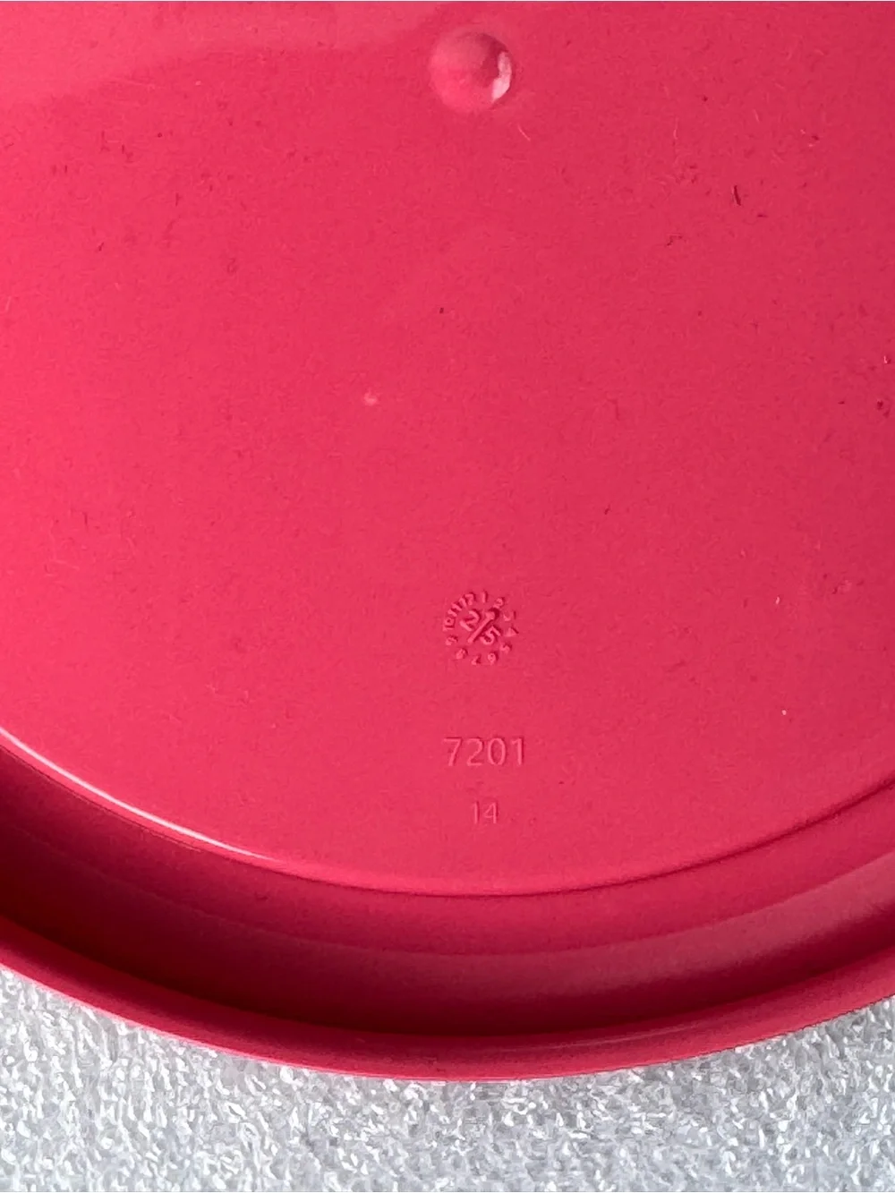 Pyrex Pink Round Storage Lid